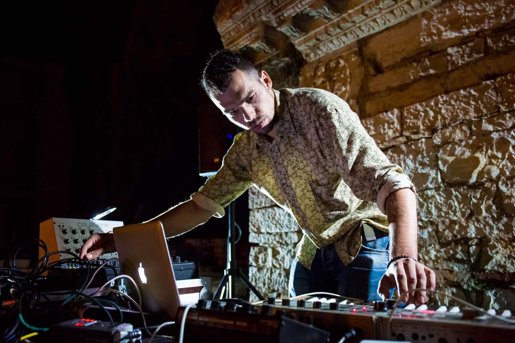 BOSNYAK / electronic live act