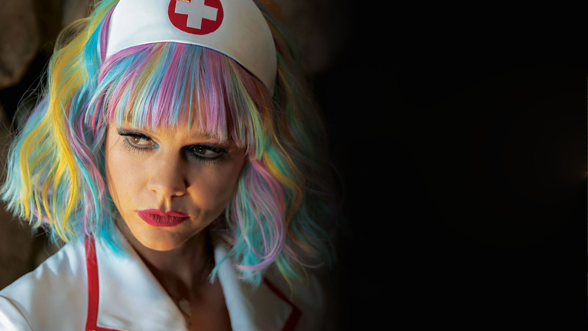 DJEVOJKA KOJA OBEĆAVA