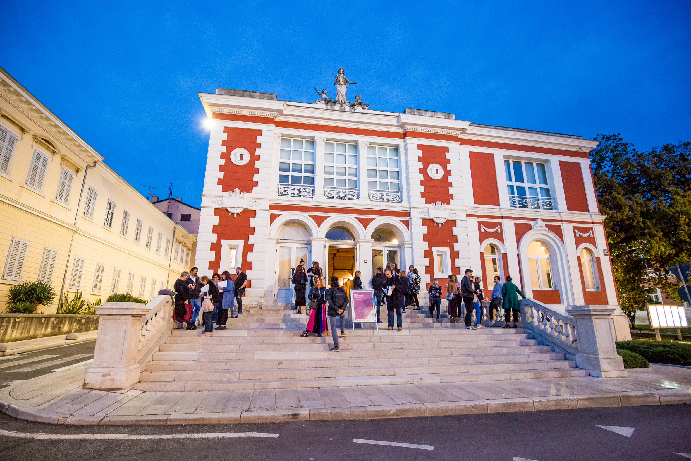 NATJEČAJ za popunu slobodnog radnog mjesta na određeno vrijeme - Voditelj/ica glazbeno-scenskog odjela