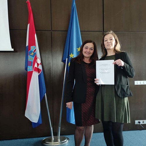 potpisivanje ugovora.jpg