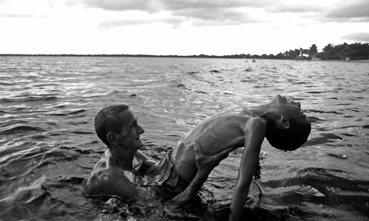 PREMA ZAPADU, U ZAPATI